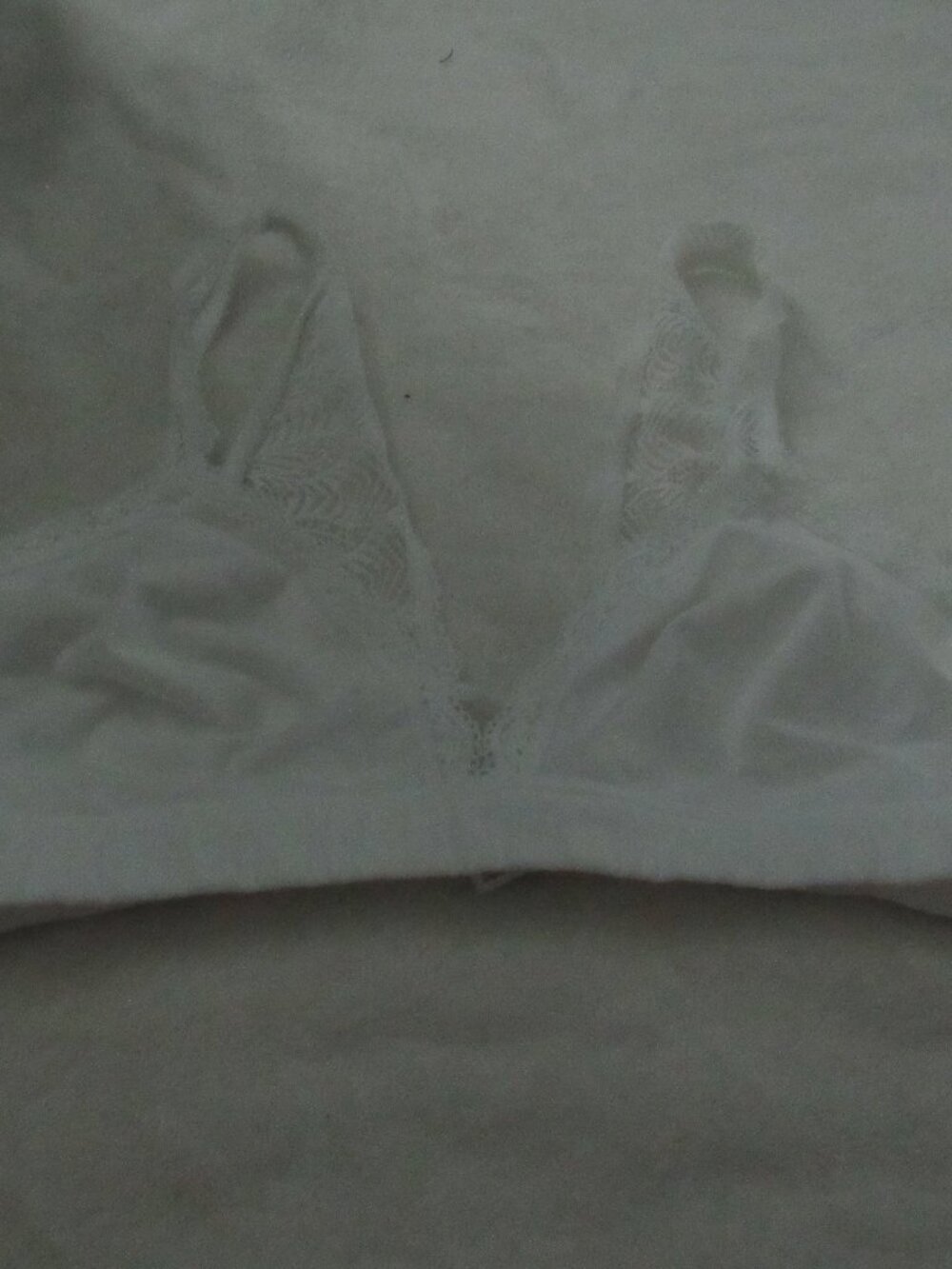 B'Tempt'd by Wacoal White Wireless Bralette  Size Medium USED